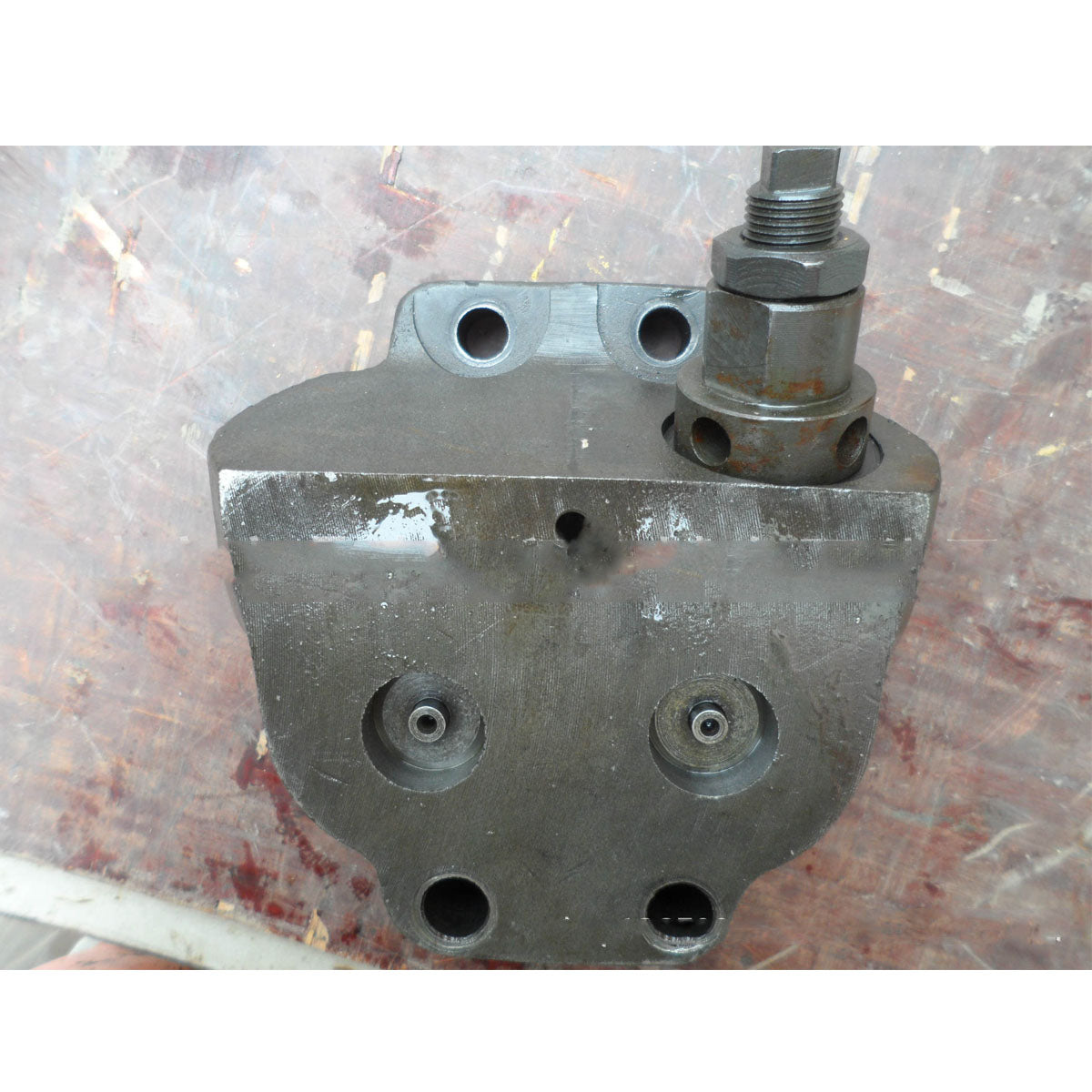 Relief Valve 701-30-99000 For Komatsu Dozer D85A-18 D80A-18 D80E-18 D80P-18 D85P-18 D85E-18