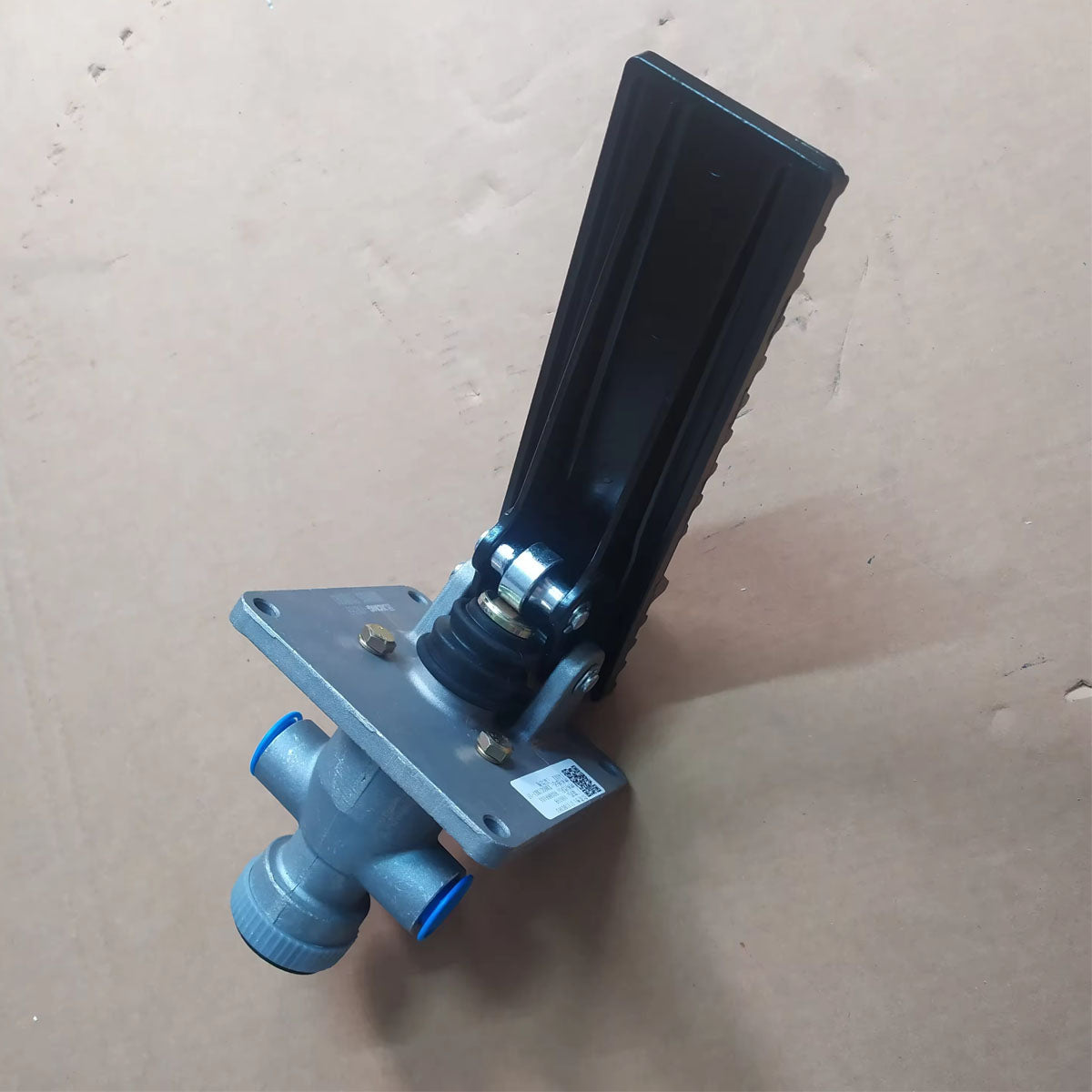 Air Brake Valve Xm60c-3514002 for Shantui Loader Truck SL30W SL20 SL20W