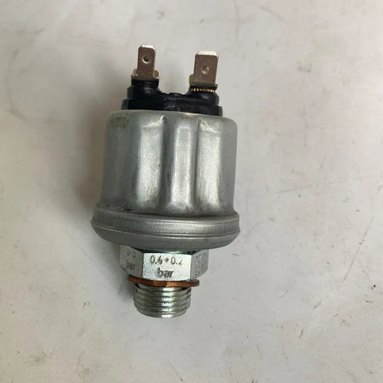 1175981 01175981 Sensor Fits Deutz 2011 1011 914 913 912 513 413 Engine-BeeSpareParts