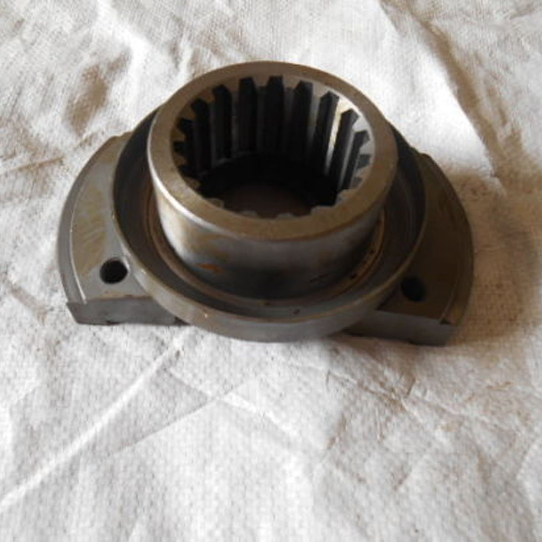 Joint flange coupling 135-13-31362 for D53A-17 bulldozer