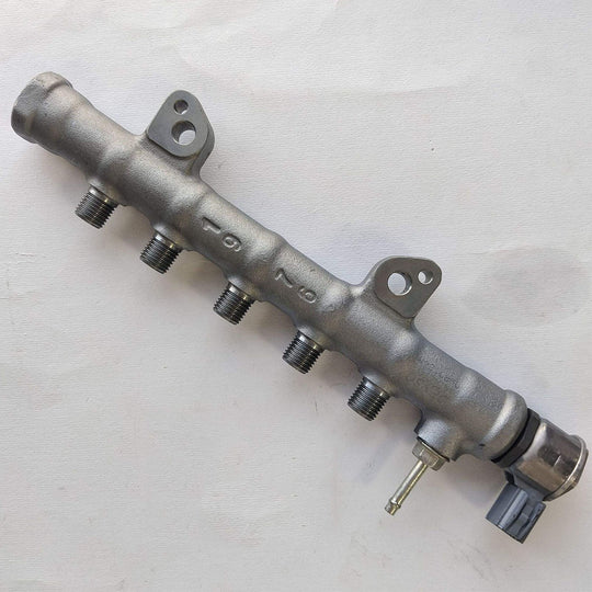 Common Rail Assy 23810-0E020 23810-11040 for Toyota HILUX 1GD 2GD Engine