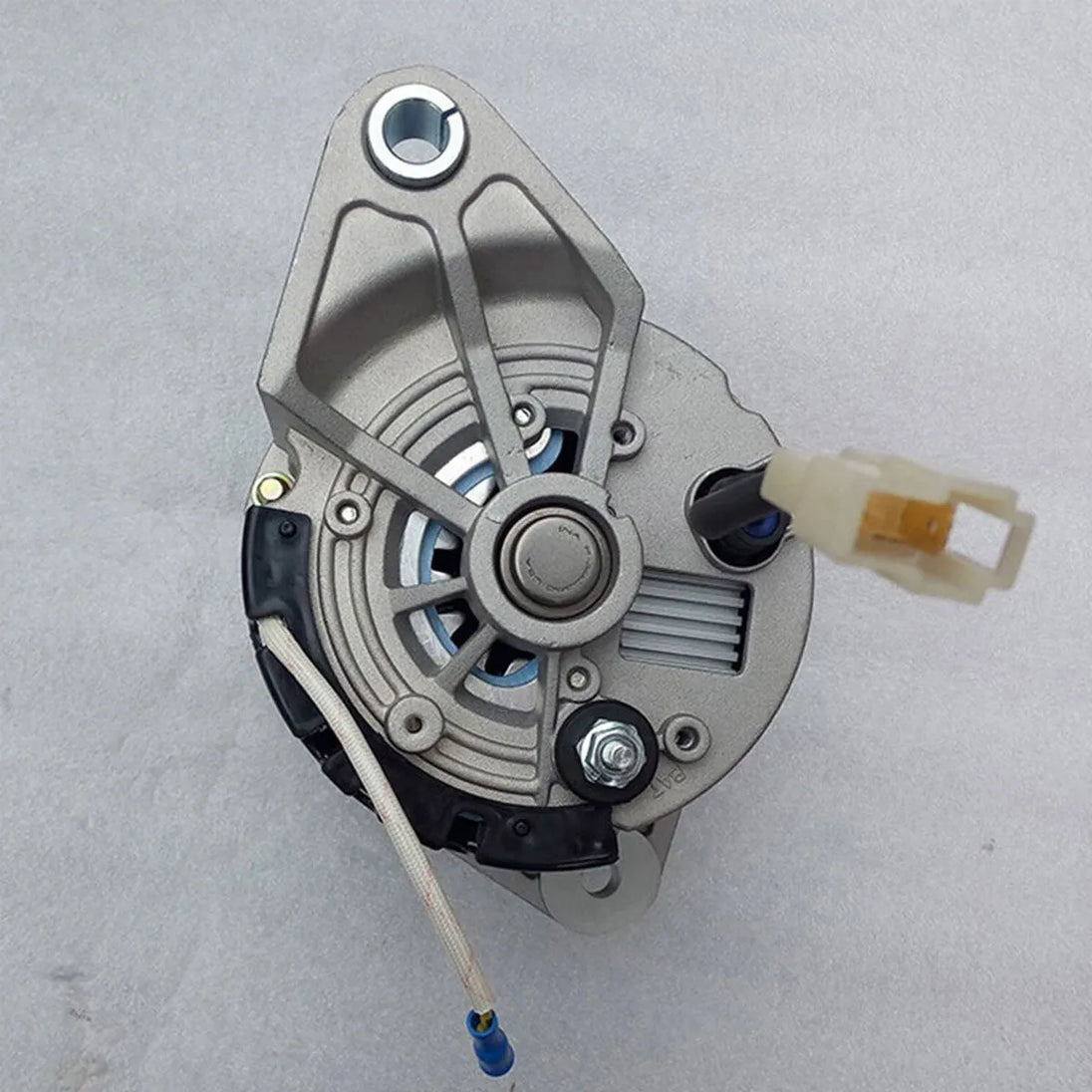 24V 45A Alternator 300901-00007 65.26101-7153A For Doosan Daewoo Engine P222LE-BeeSpareParts