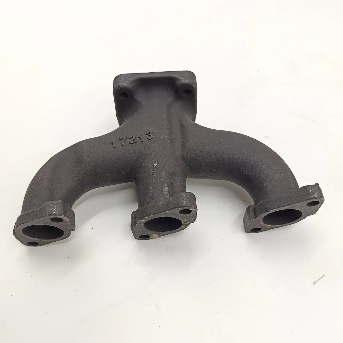 Exhaust Manifold 17213-12310 17213-12312 For Kubota D905 D1005 D1105 D1305-Replacement Aftermarket Parts