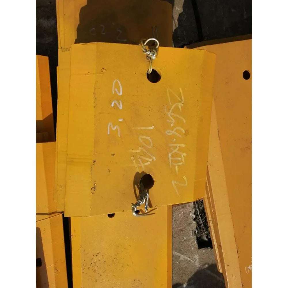 2PCS Fits China XCMG wheel loader bucket center blade spare parts 253402997 ZL50GN LW500 cutting edges-BeeSpareParts