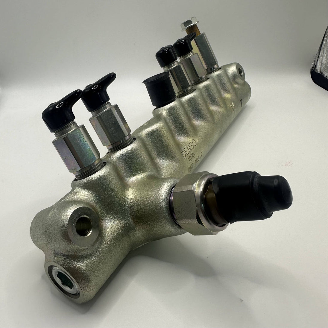 23810-E0060 J05E Engine Common Rail Assy VH23810E0060 Common Rail Pipe for Hino 500