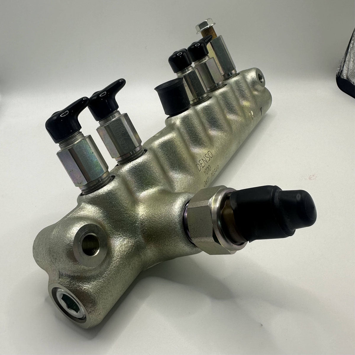 23810-E0060 J05E Engine Common Rail Assy VH23810E0060 Common Rail Pipe for Hino 500