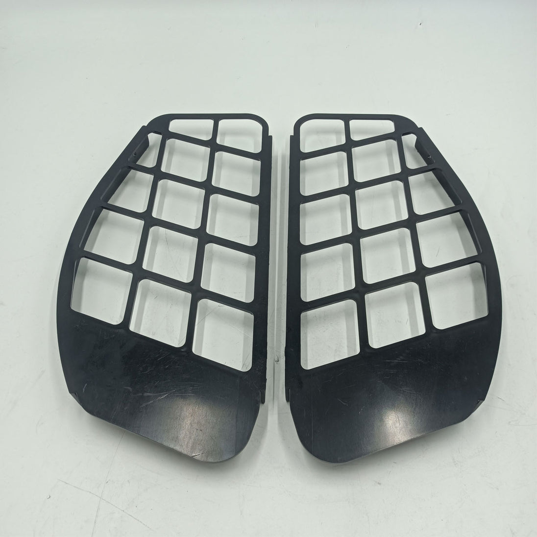 Plastic Side Grill Air Discharge Louver 6716571 & 6716573 for Bobcat Skid Steer Loader 653 751 753 763 773