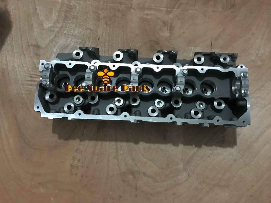 Cylinder Head 8973583660 For Isuzu Diesel engine parts 4HE1