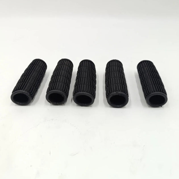 6513963, 5X Rubber Grip (Old Style) Fits Bobcat 453 463 543 553 643 653 741 743-BeeSpareParts