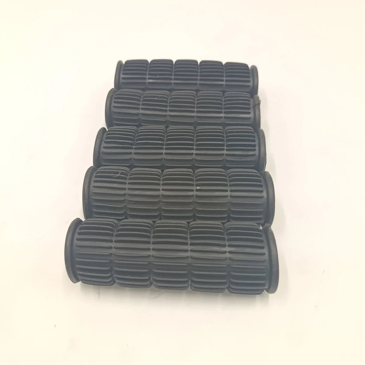 6513963, 5X Rubber Grip (Old Style) Fits Bobcat 453 463 543 553 643 653 741 743-BeeSpareParts