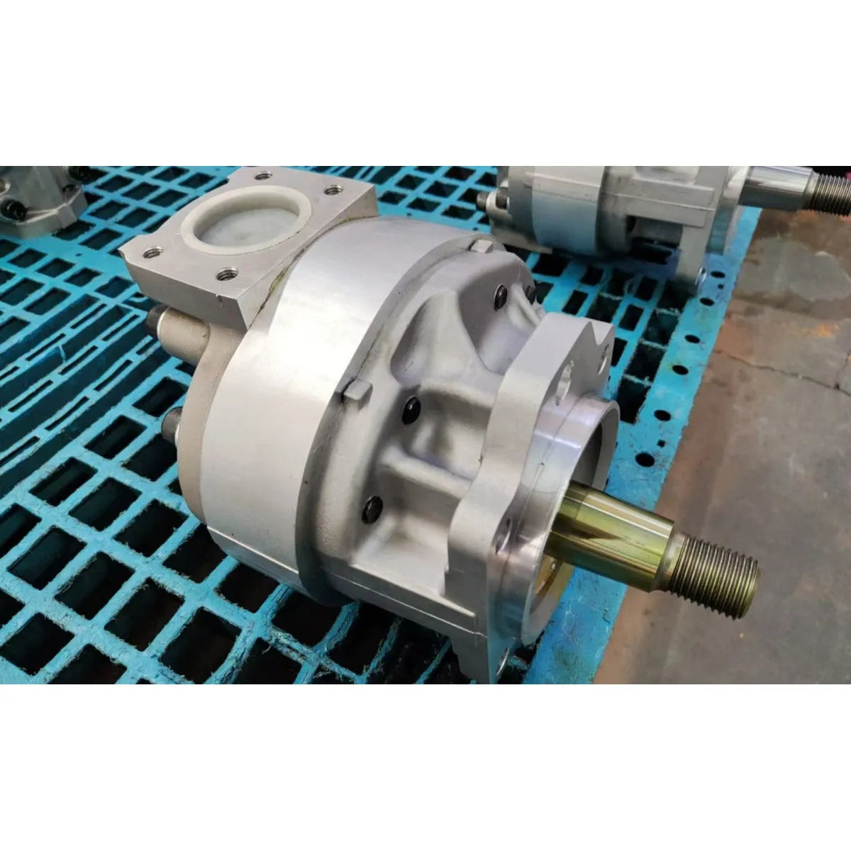 705-21-43010 Fan Drive Motor Pump for Komatsu bulldozer D475A-1/2-Replacement Aftermarket Parts