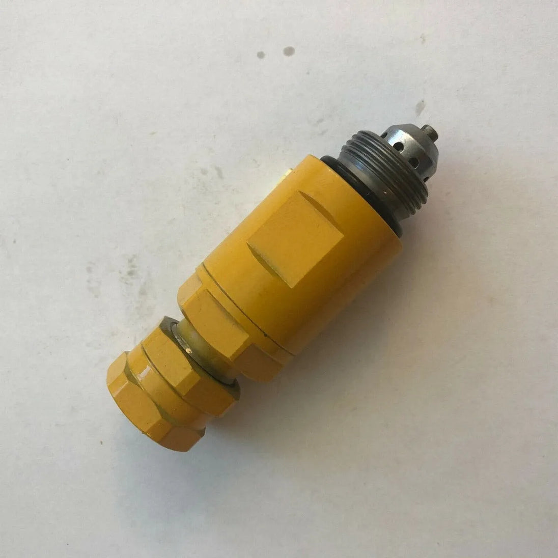 723-10-16600 7231016600 Relief Valve For Komatsu PC40MR-1 PC40MR-2 PC45MR-1 PC45MR-3 PC50MR-2 PC55MR-3 PC55MR-5 PC57-7 PC58UU-3 Excavator-Replacement Aftermarket Parts