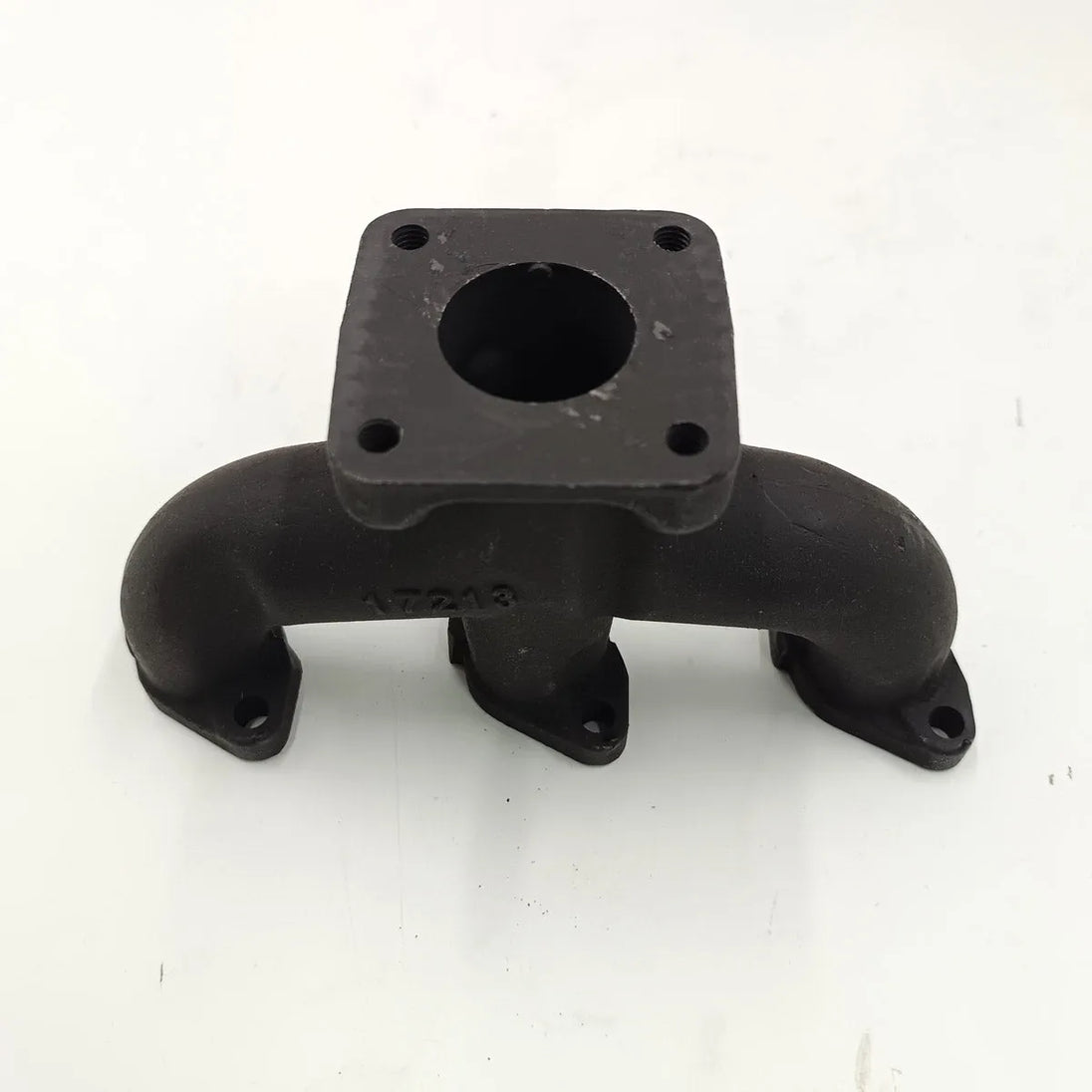 Exhaust Manifold 17213-12310 17213-12312 For Kubota D905 D1005 D1105 D1305-Replacement Aftermarket Parts