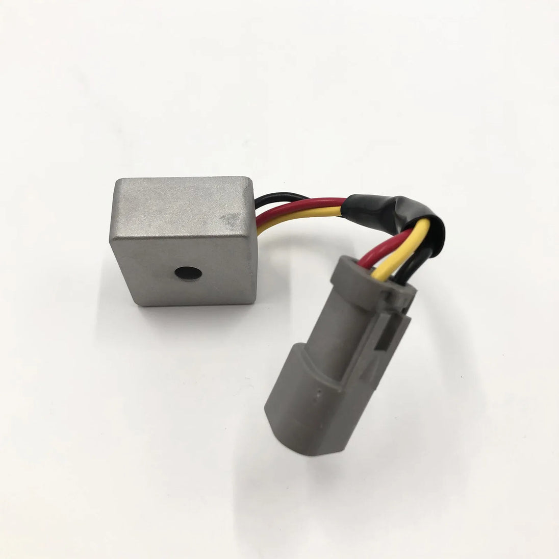 Club Car Voltage Regulator Precedent 4-cycle Gas Golf Cart 1025159-01 1028033-01-BeeSpareParts