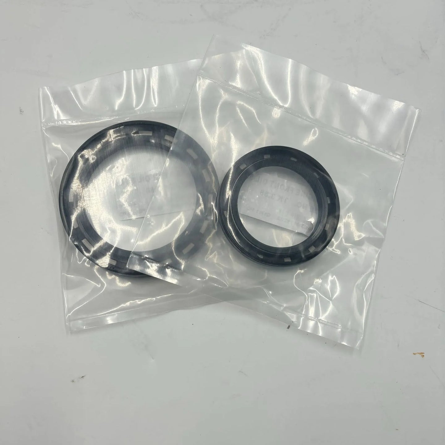 Crankshaft Front & Rear Oil Seal For Thermo King TK3.88-BeeSpareParts
