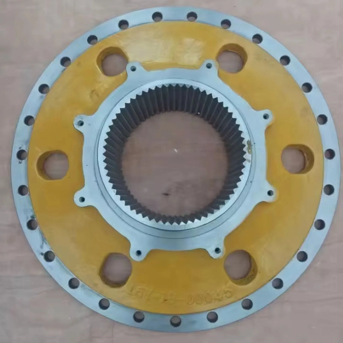 Hub 16Y-18-00045 for Bulldozer SD16-BeeSpareParts