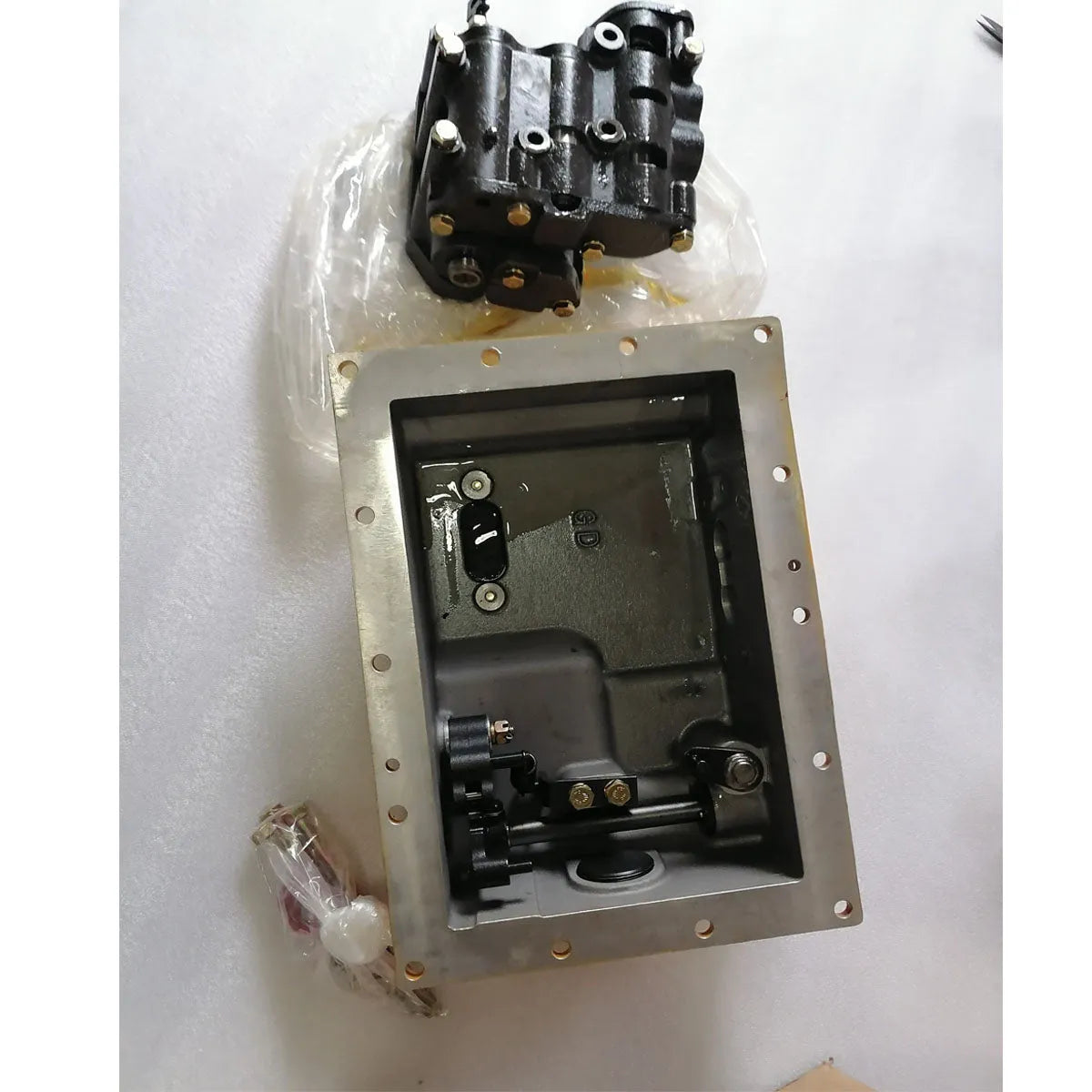 Transmission Control Valve 154-15-35000 For China Shantui Bulldozer SD22 SD23-BeeSpareParts