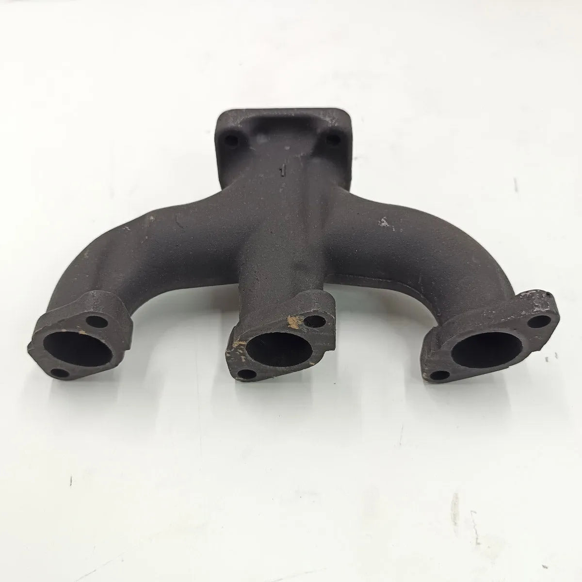 Exhaust Manifold 17213-12310 17213-12312 For Kubota D905 D1005 D1105 D1305-Replacement Aftermarket Parts