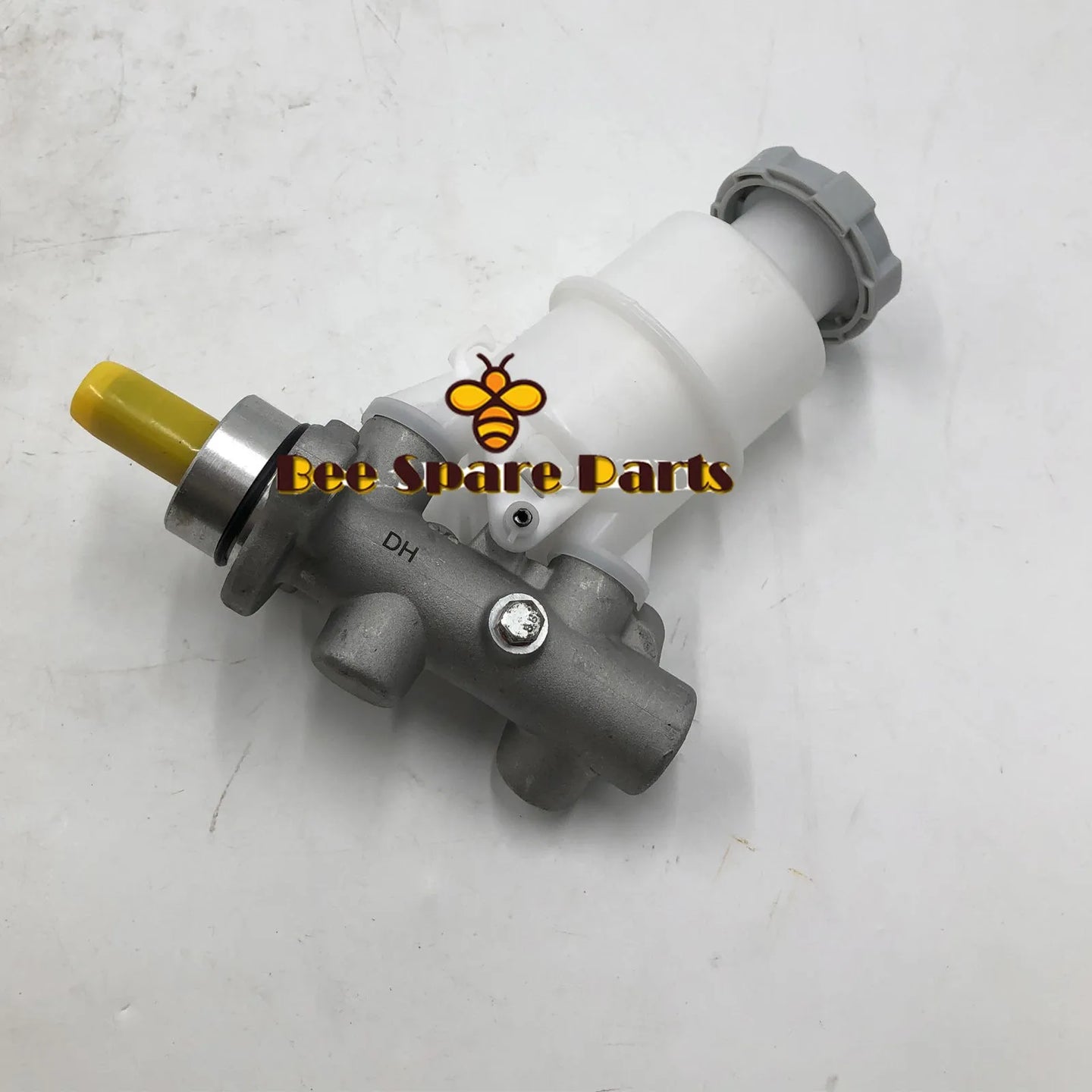 Brake Master Cylinder Pump Fits Mitsubishi Pajero Pinin Montero IO A+ MR370247 ADC45110-BeeSpareParts