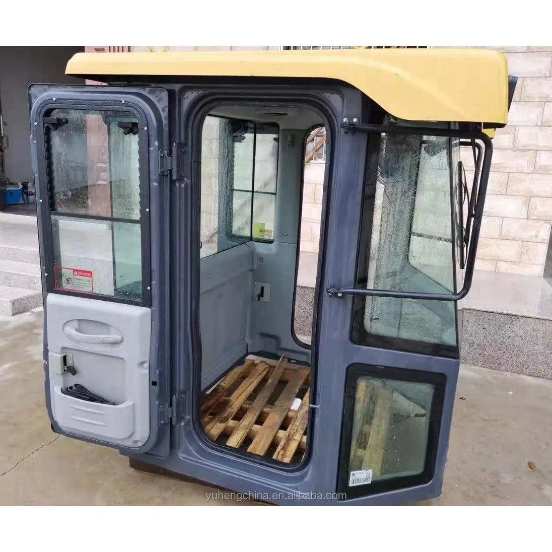 construction equipment Fits xcmg zl50g drivers cab 252900694-BeeSpareParts