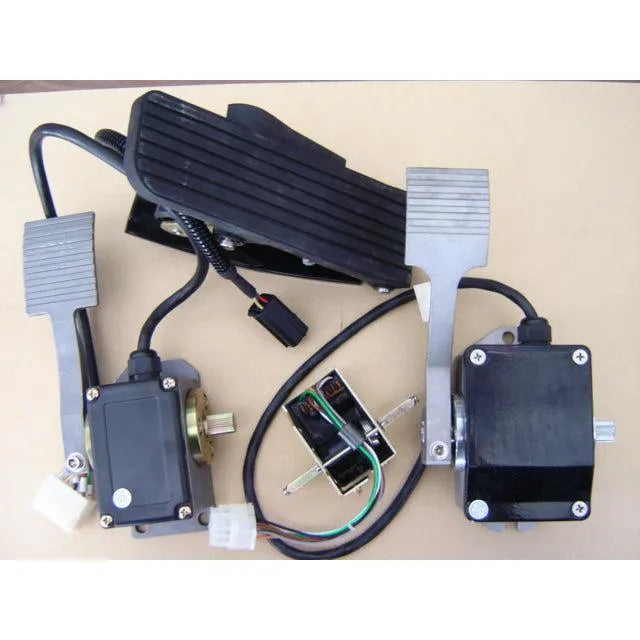 Electric Vehicle Throttle Pedal Forklift Foot Pedal Golf Cart Accelerator Pedal EV100 3.6-0 PB-6 0-5K EFP001 ET-165MCU ET-126MCU-BeeSpareParts