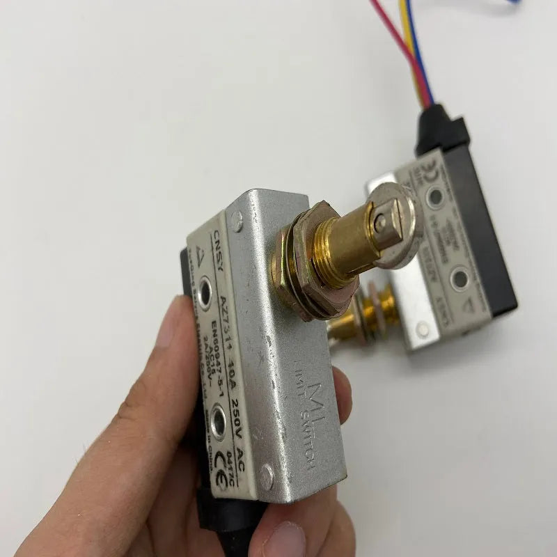 Excavator Parts Kobelco SK200 SK210 SK250 SK260 SK350-8 Safety Lock Switch Switch Assy-BeeSpareParts