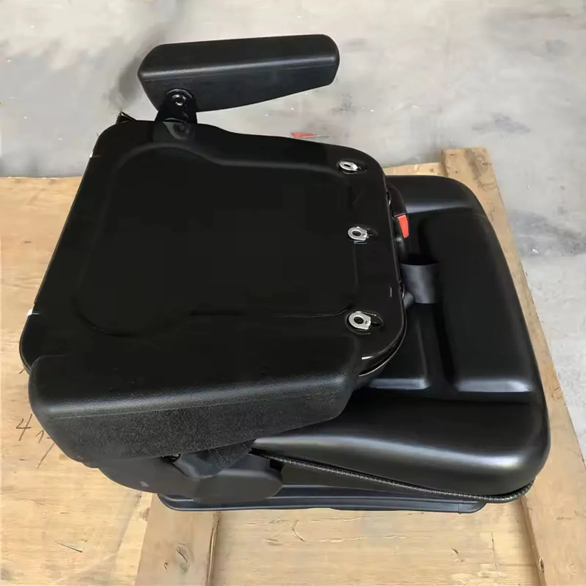 Fits For Shantui SD13 Seat 10Y-53B-00000 10Y-53B-20000-BeeSpareParts