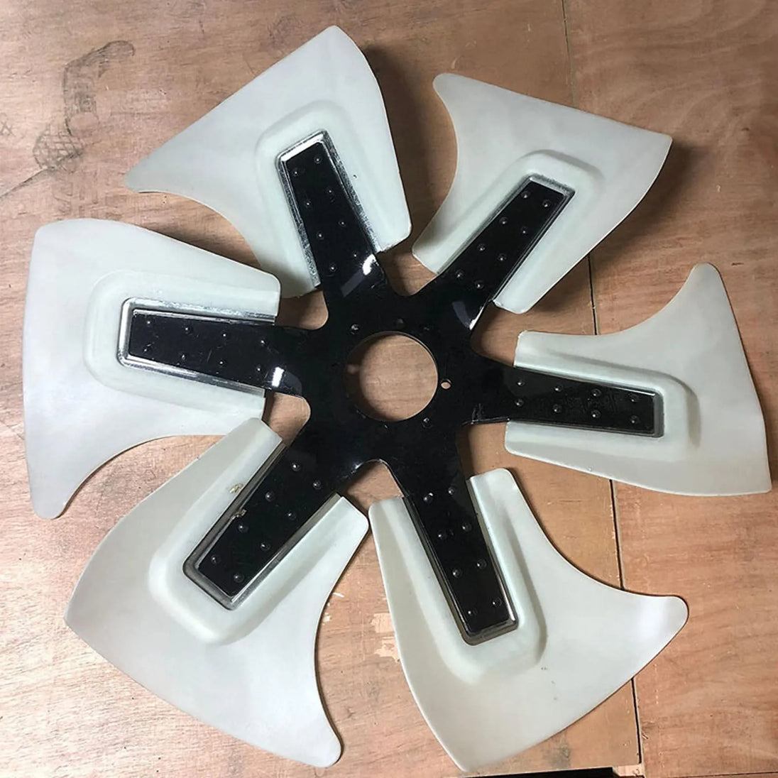 For Isuzu 6HK1 Engine Hitachi ZAX330 ZAX350 ZAX370 Sumitomo SH350-5 SH330 Fan Blade 1-13600-371-0-BeeSpareParts