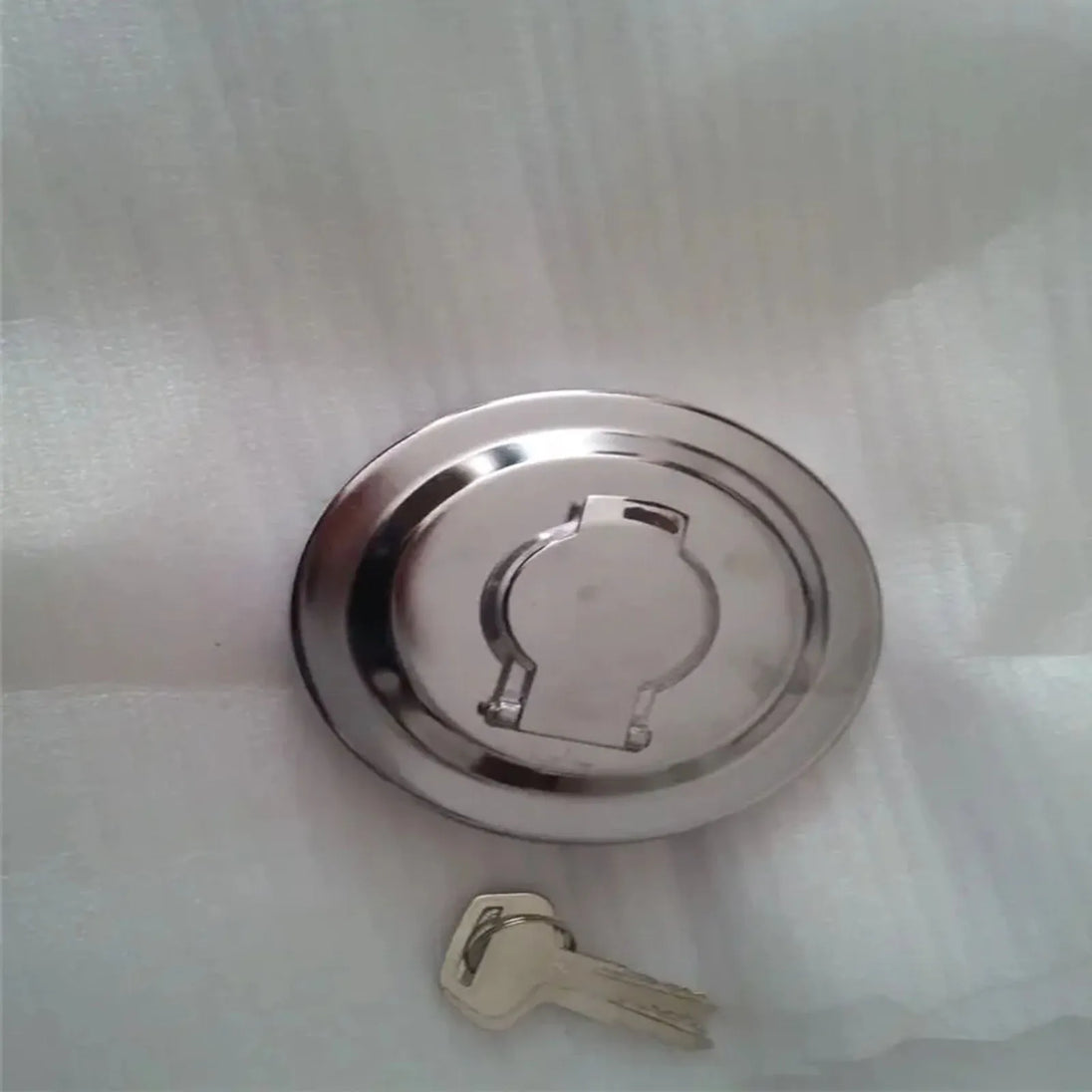 Fuel Tank Cap 16y-04c-02000 For Shantui Bulldozer Excavator Oil Diesel Cover with Seat SD32 SD32D Excavator Parts-BeeSpareParts