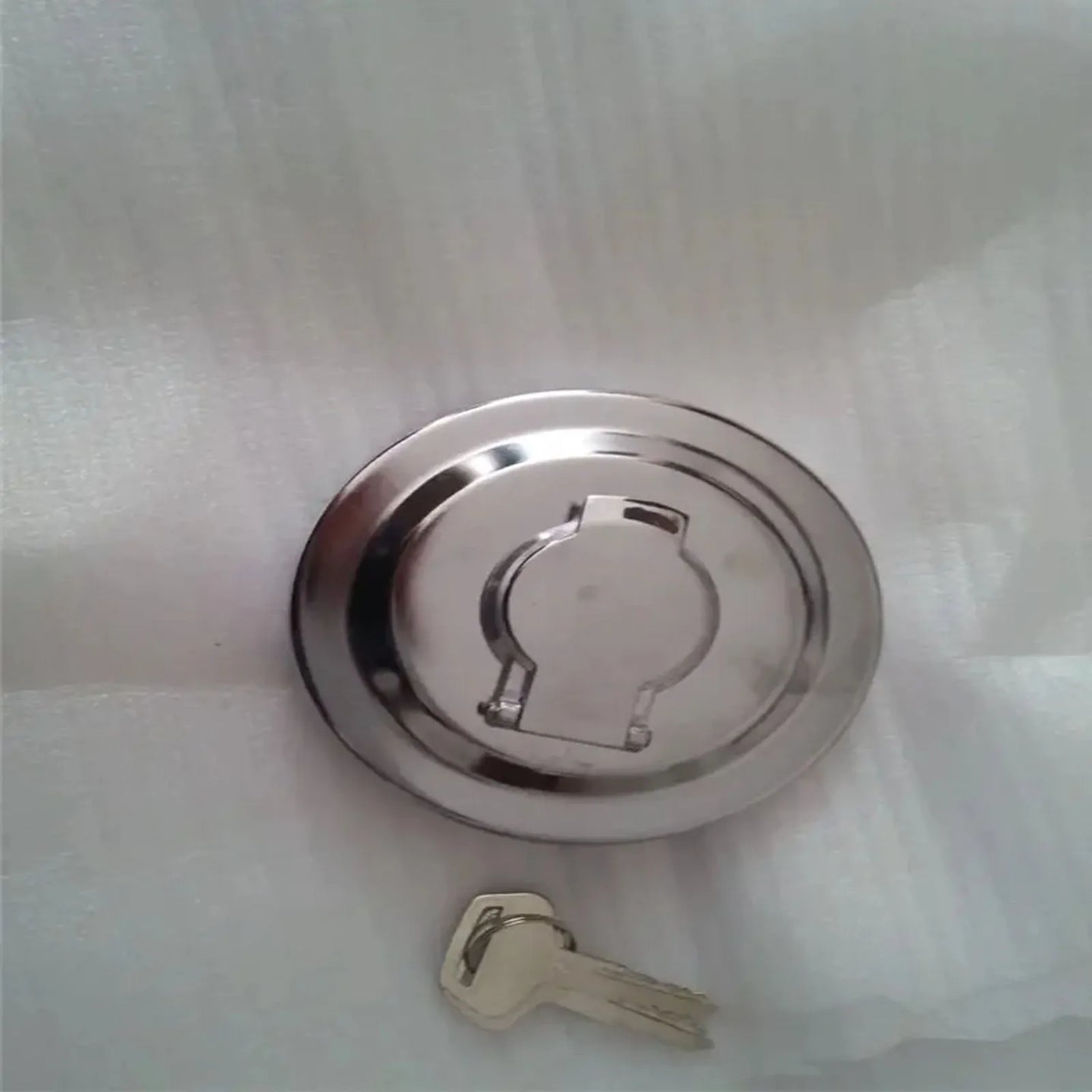 Fuel Tank Cap 16y-04c-02000 For Shantui Bulldozer Excavator Oil Diesel Cover with Seat SD32 SD32D Excavator Parts-BeeSpareParts