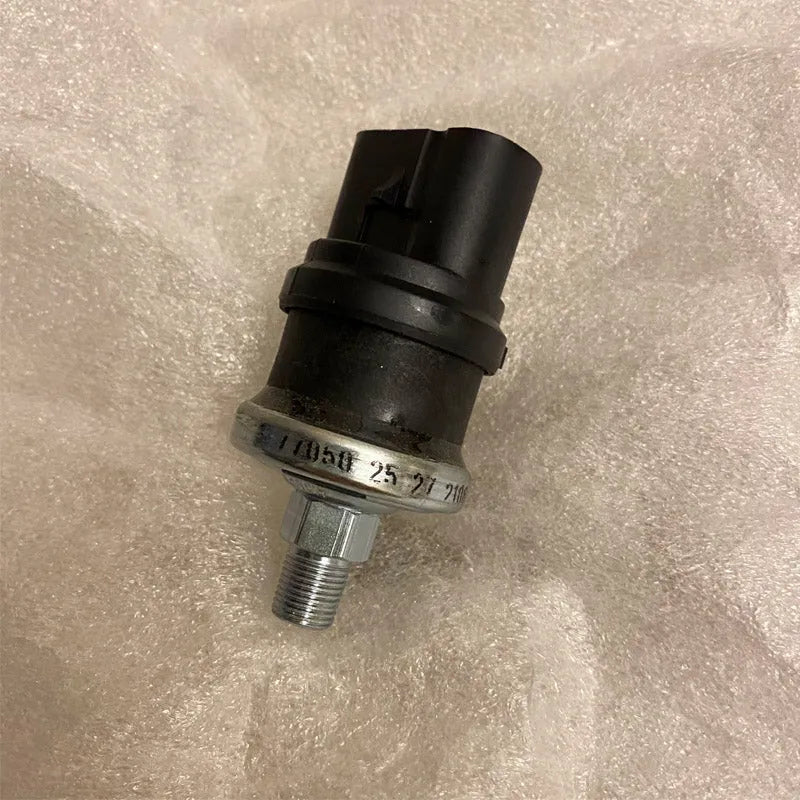 Oil Pressure Switch 6670705 3 Pin Connection for Bobcat Loader 453 463 553 653 753 763 773-Replacement Aftermarket Parts