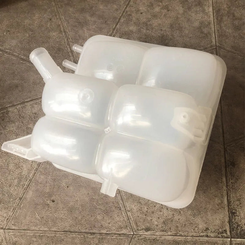 Radiator Coolant Recovery Expansion Reservoir Tank 30776151 for Volvo C30 C70 S40 V50-Replacement Aftermarket Parts