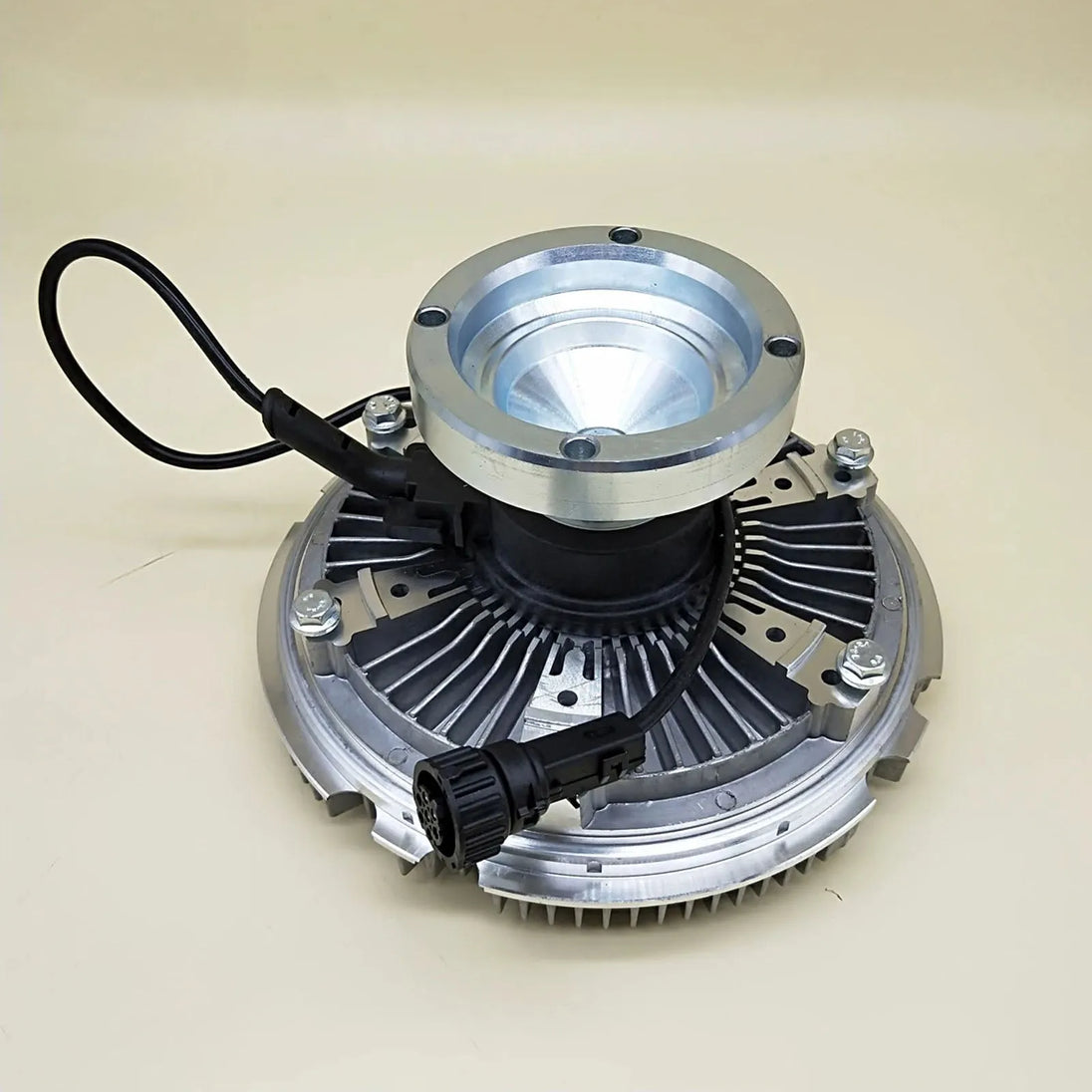 Spare Parts for Volvo Trucks VOE 21382371-2 Radiator Fan Clutch-Replacement Aftermarket Parts